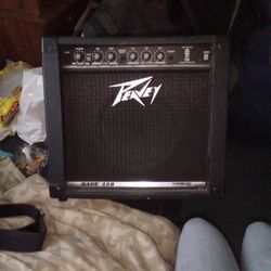 PEAVEY AMPLIFIER 