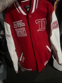 Men’s red wings Sz xl
