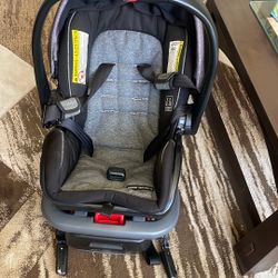 Graco Baby Car Seat In Like New Condition, 