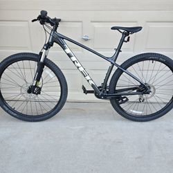 TREK MARLIN 5 MOUNTAIN BIKE 29ER (LARGE FRAME)