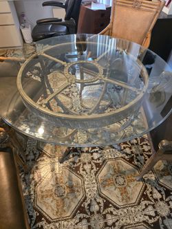 Glass table with 4 seats