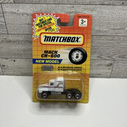Vintage Matchbox White ‘1991 Mack CH - 600 Truck  •Die Cast Metal • Made in Thailand 