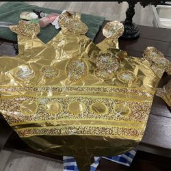 New, 5 Large Gold Foil Crown Balloons and 9 Mini Gold Foil Crown Balloons. Pick up in Menifee only. $20 OBO. 