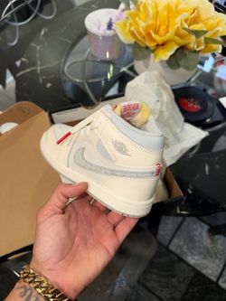 Air Jordan 1 Retro High OG “Sail/University Red” (Toddler/Infant)