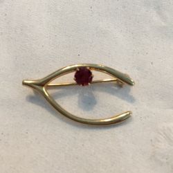 Good luck or Best Wishes 10k Brooch/Pin w Garnet or Ruby Stone