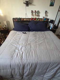 Moving sale ! King bedroom set