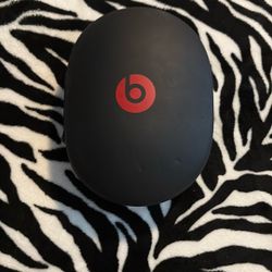 Beats Solo3 Wireless + Case – Great Condition