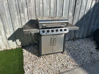 Charbroil 6 Bruner gas grill