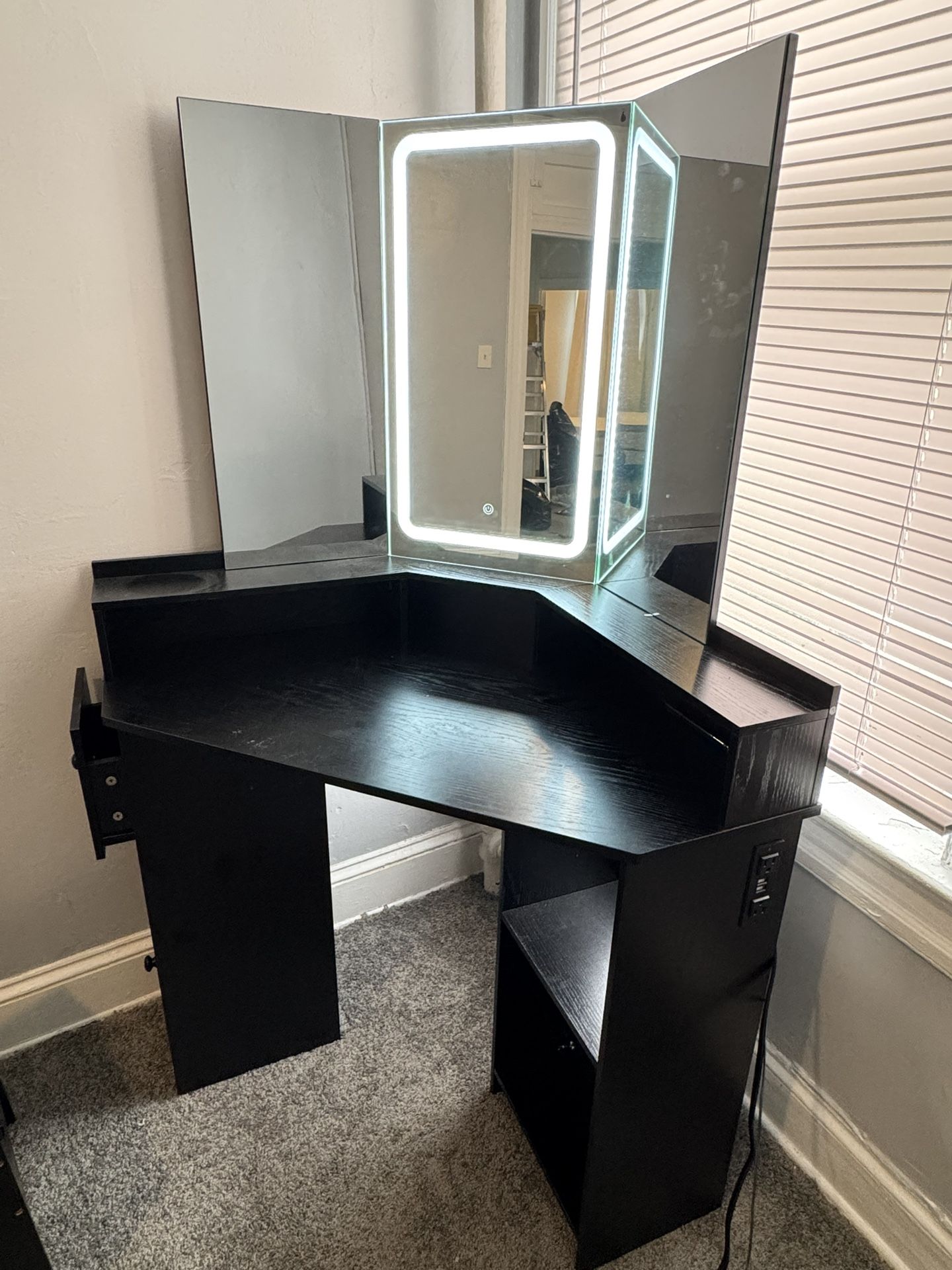 FREE Vanity - Need Gone ASAP
