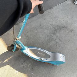 Razor E200 Electric Scooter (Teal)
