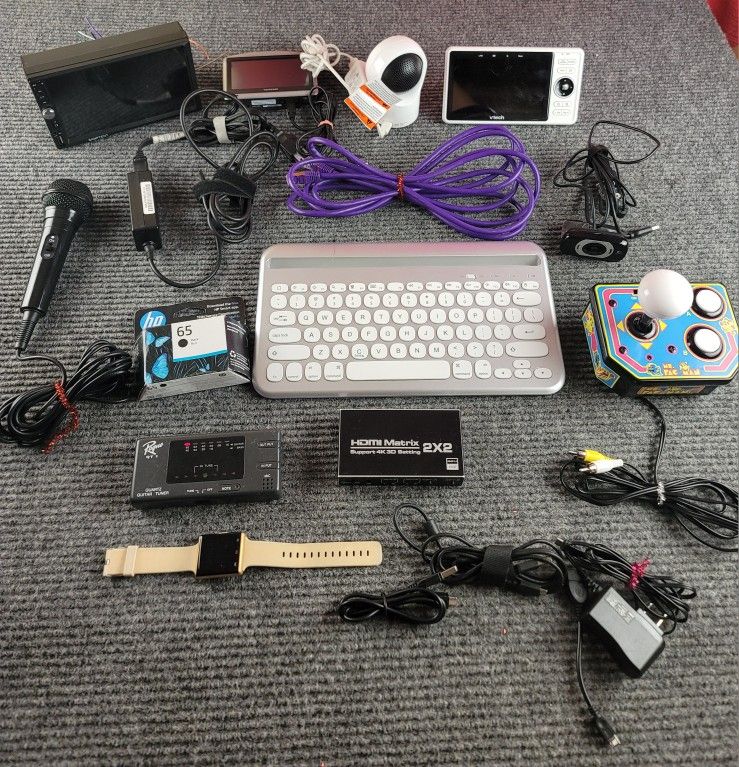 Electronics Lot Pacman Tv Game Rogue Guitar Tuner Logitech Tomtom XL Vtech