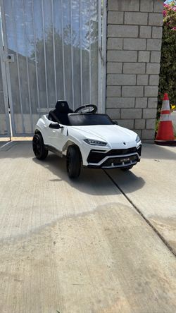 Kids, Lamborghini Urus car