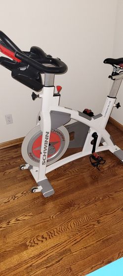 Schwinn AC PERFORMANCE PLUS Spinning Bike 