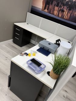 Office Cubicle Workstation with Storage