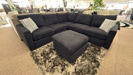 SECTIONAL WITH OTTOMAN