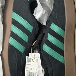 Adidas Barreda JR1326 Men’s Size 10.5 Black/Green Gum Sole Sneakers - NWT New!