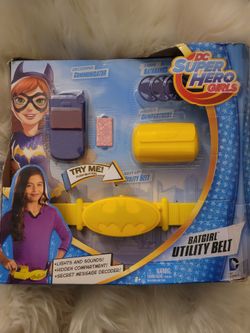 Batgirl DC Super Hero Girls Utility Light Up Belt, Decoding Communicator, Hidden Compartment, 3 Mini Batarangs