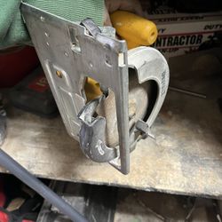 Small Circular Saw No Charger But It Works