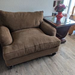 Couch/ Sofa 