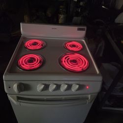 24 Inch Hotpoint Electric Stove 