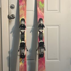 Volkl Yumi skis - with Straps!