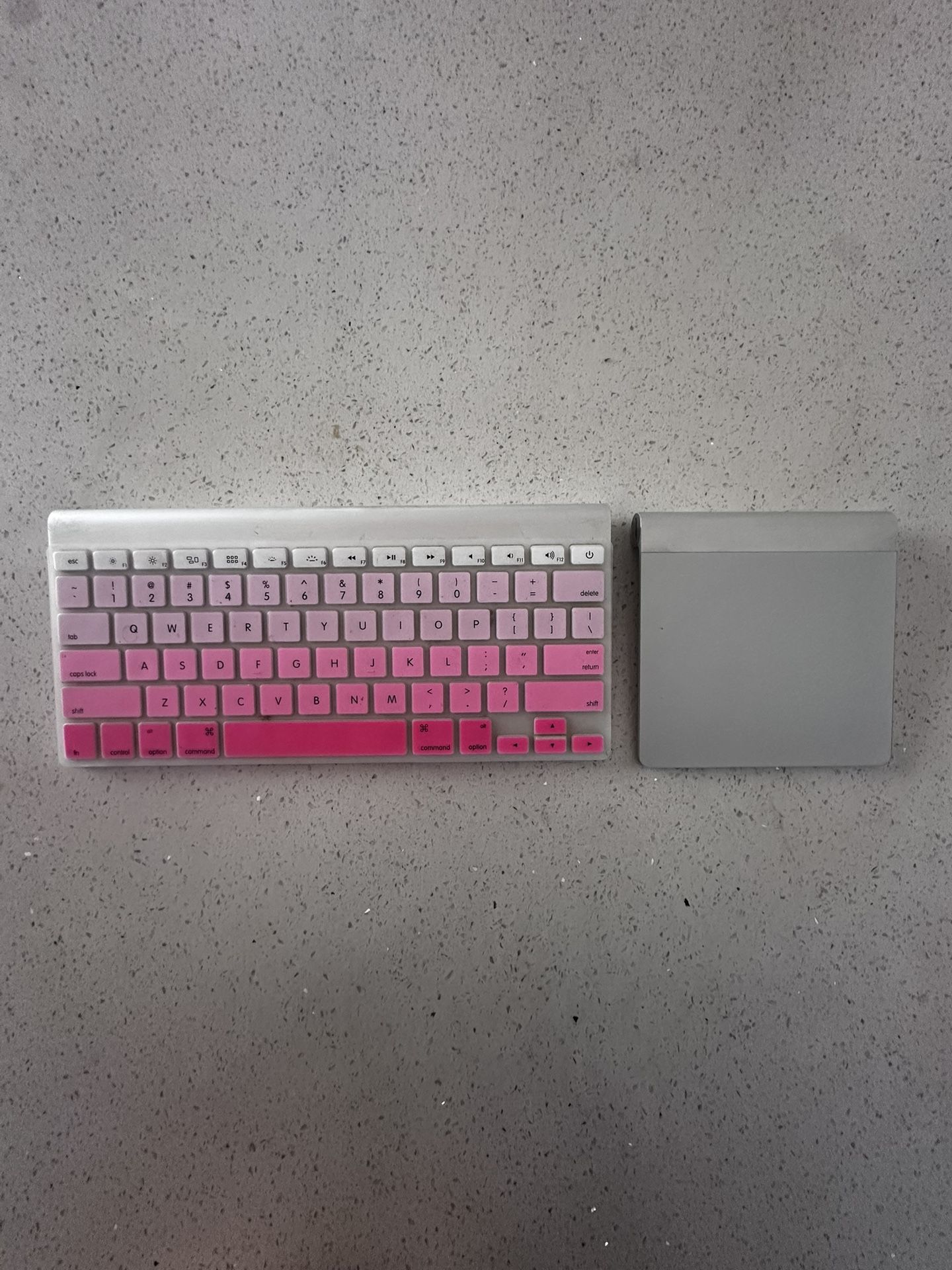 apple keyboard and trackpad