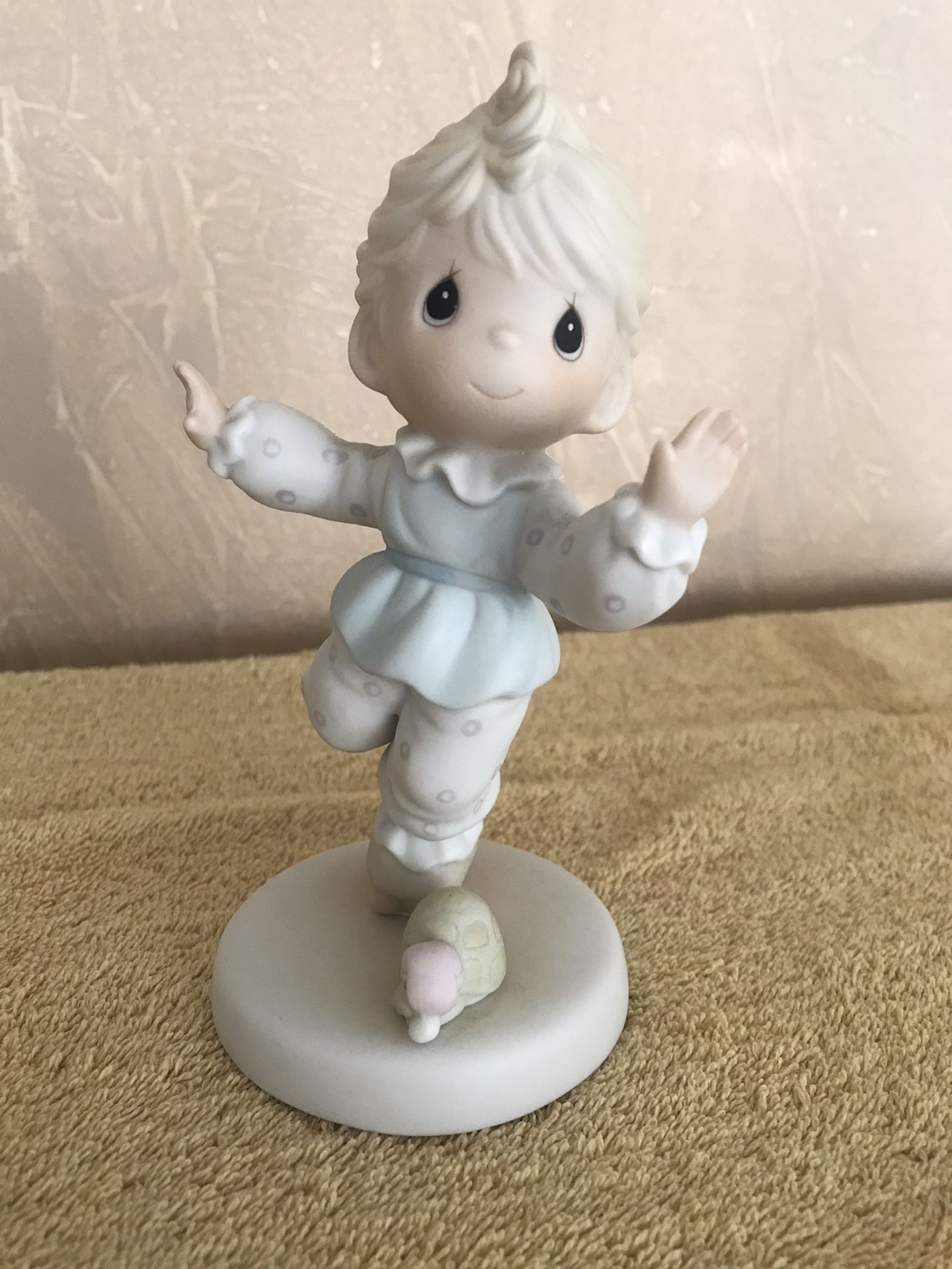 PRECIOUS MOMENTS Girl Figurine