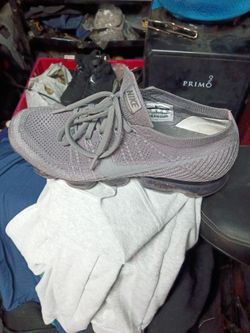Nike Air VaporMax Flyknit 2 men size 11