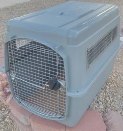 Like New Extra Large  Petmate Sky Kennel 40"  Dog Crate  XL