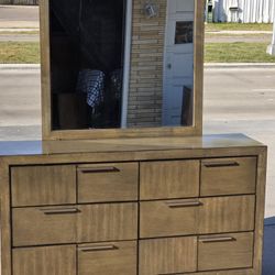 DRESSER WITH MIRROR 