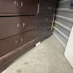 6 drawer cherry wood dresser 