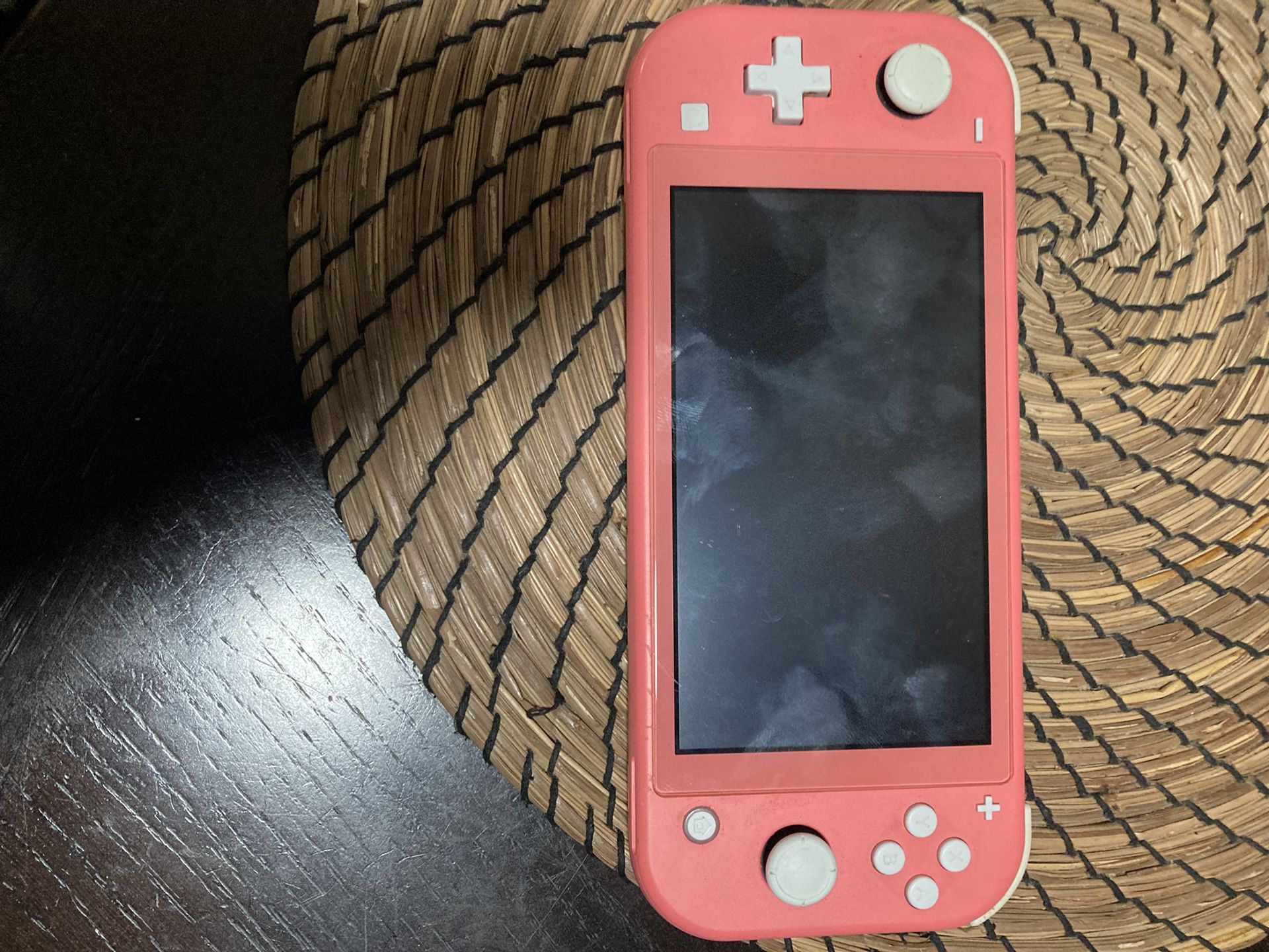 Nintendo Switch Lite Coral