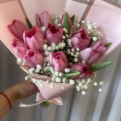 Baby Breath Tulip Bouquet