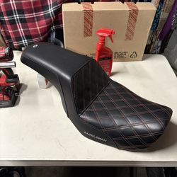 Harley Dyna Saddlemen Seat Parts 