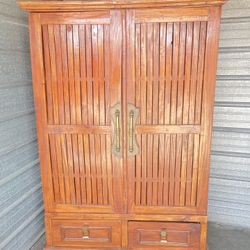 Armoire / Wardrobe