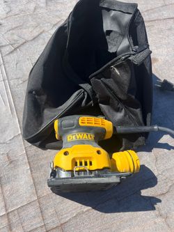 Dewalt 1/4in Sheet Sander