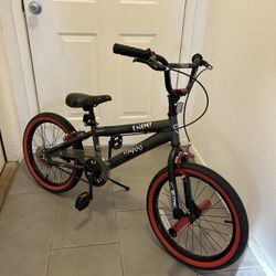 Boys 18” Kent Abyss 1800 Bike