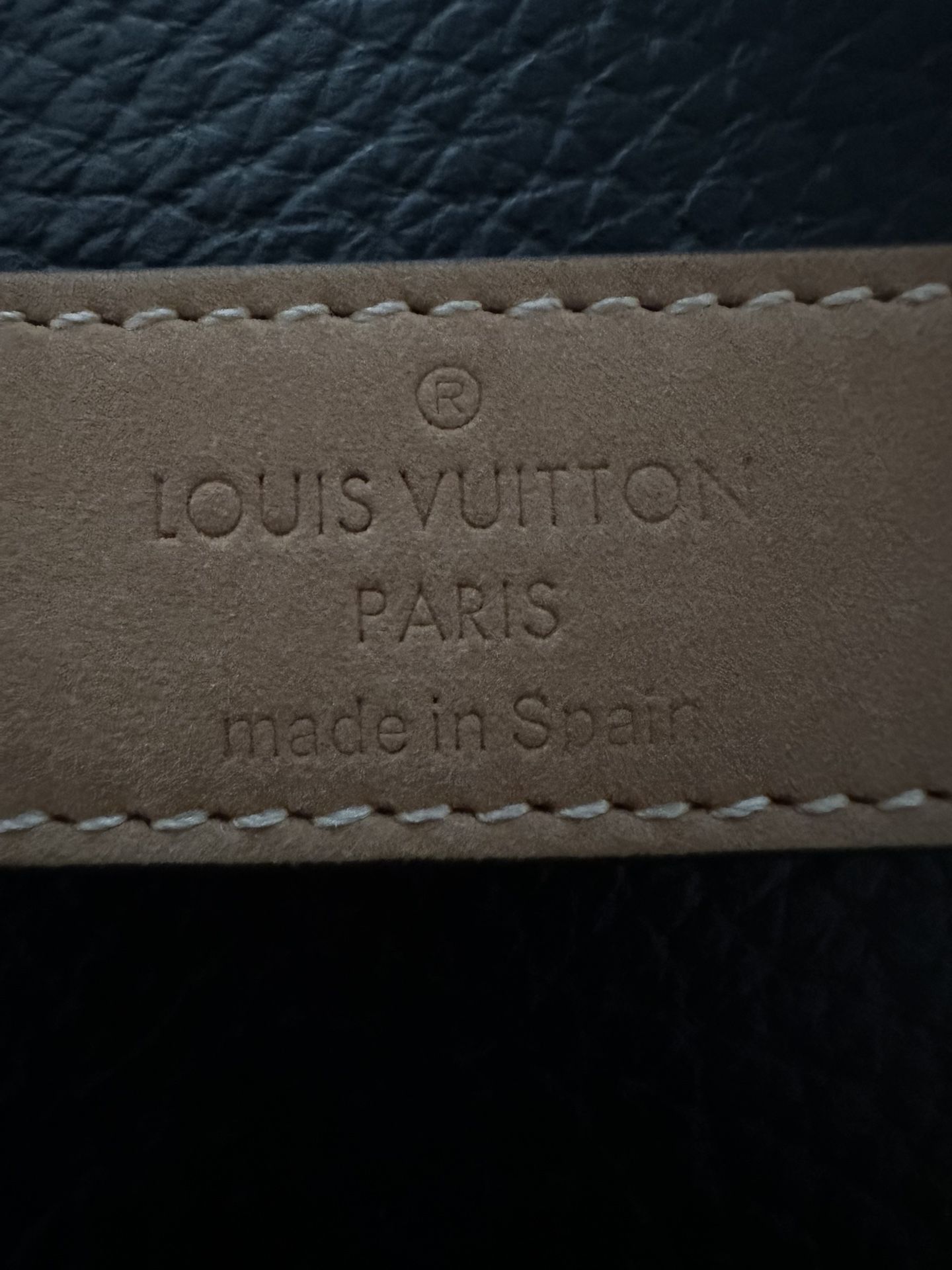 Authentic Louis Vuitton “LV” 20 mm Women's Belt $150 for Sale in
