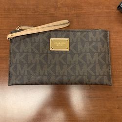 Michael Kors Wristlet