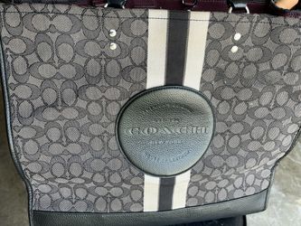 Coach Dempsey Carryall Tote bag Signature Jacquard W/ Stripe And Coach Patch Used Good Condition 