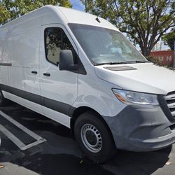 2020 Mercedes Spinter 2500 Crew High Roof