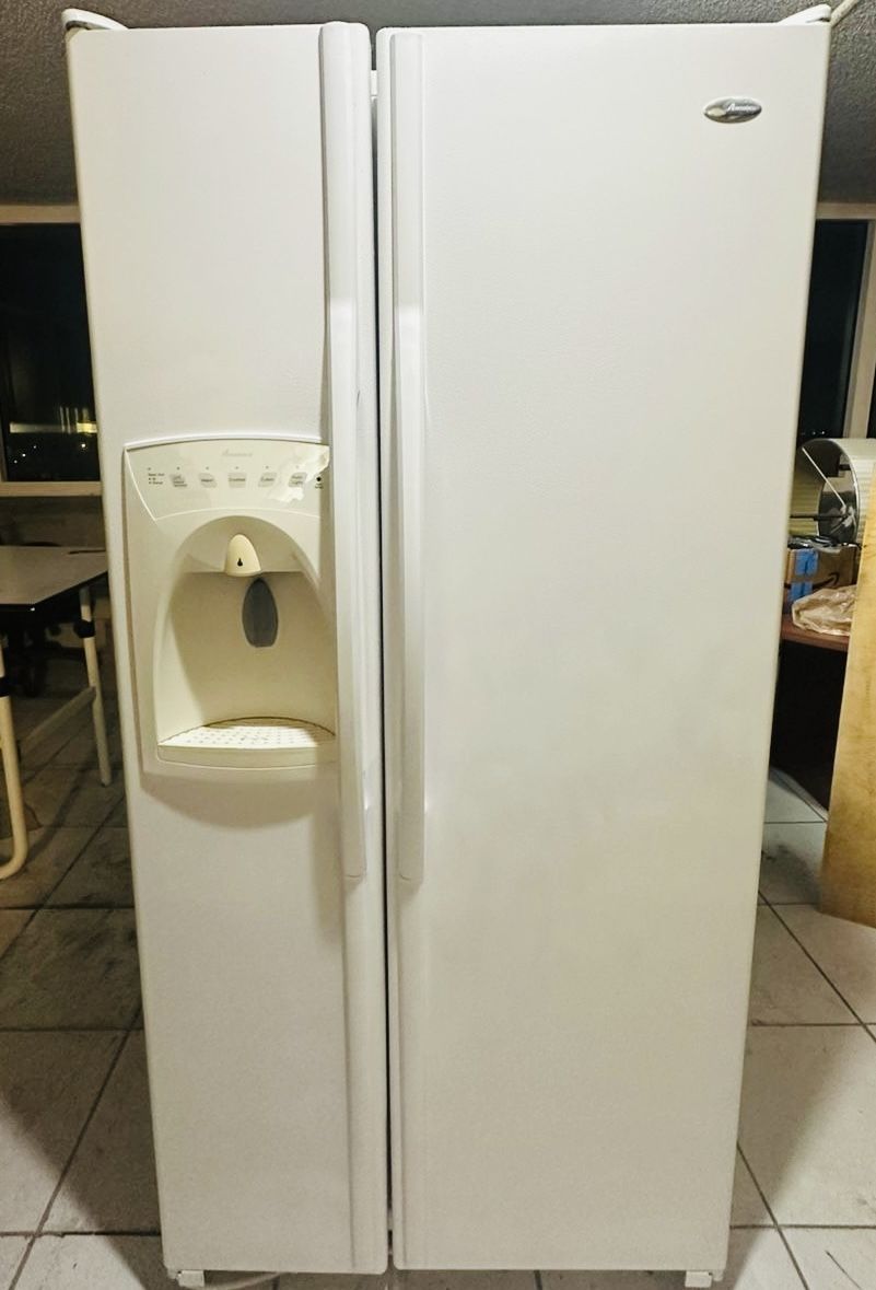 Fridge / Refigeradora