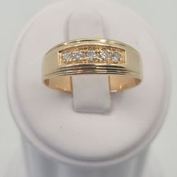 14k Gold Diamond Wedding Band