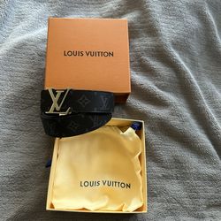 Original Louis Vuitton men belt with box and