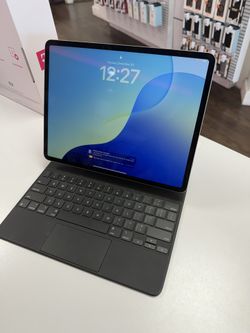 iPad Air 13 Inch (m2) WiFi W/ Apple Keyboard 