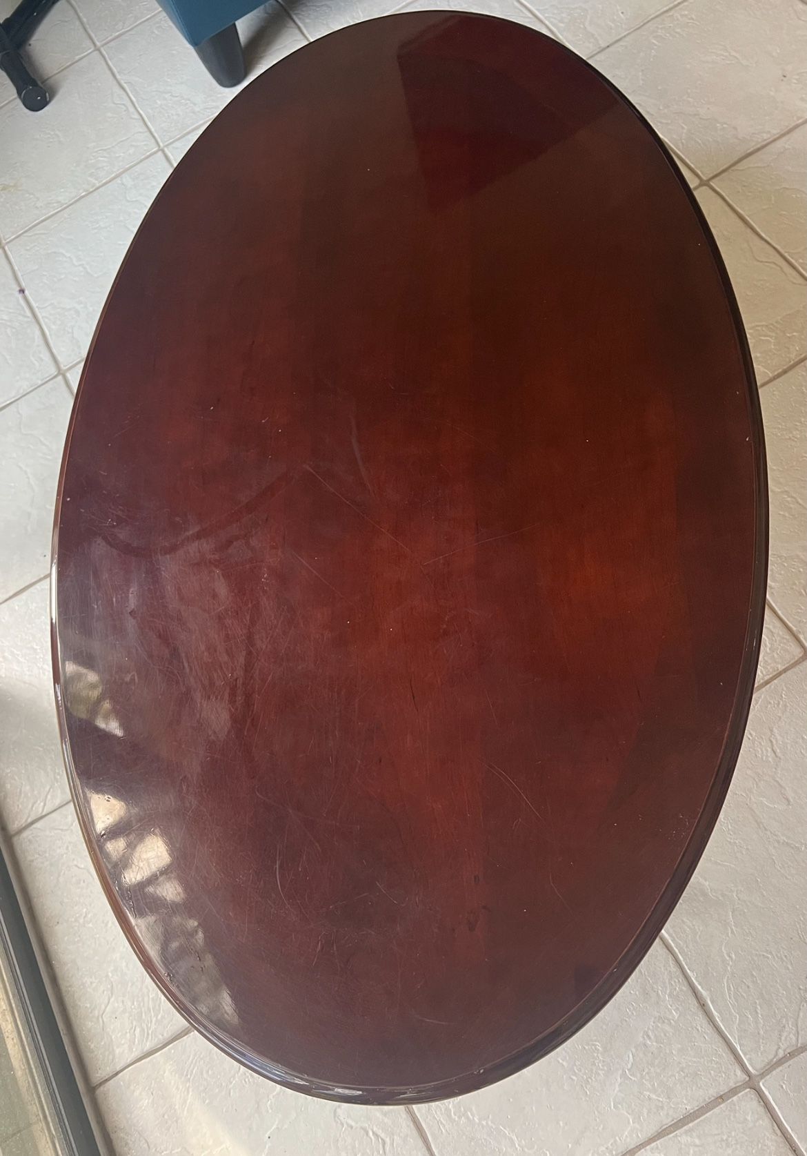Elegant Oval Wood Coffee Table โ Classic Look โ $35