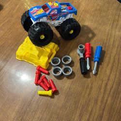 Hot Wheels Monster Truck + Pit Crew Accessories