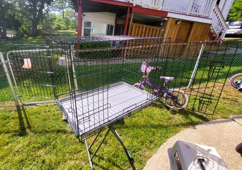 NEW Boots & Barkley 36 inch crate with divider - 36 long 23" wide 25" tall