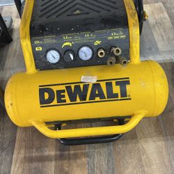 Dewalt 4.5 Gal Compressor