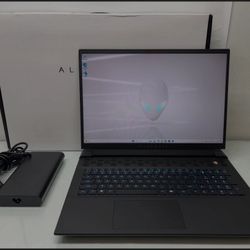 Alienware m18 R2 Intel Core i9 14th Gen 2.20ghz 32gb Ram 1tb SSD 18" 2024

